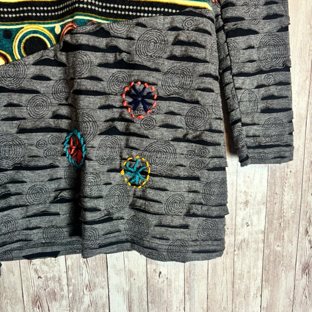 Linea Domani Gray Contrast Beaded V-Neck Tunic Sweater Art-to-Wear - Picture 3 of 8